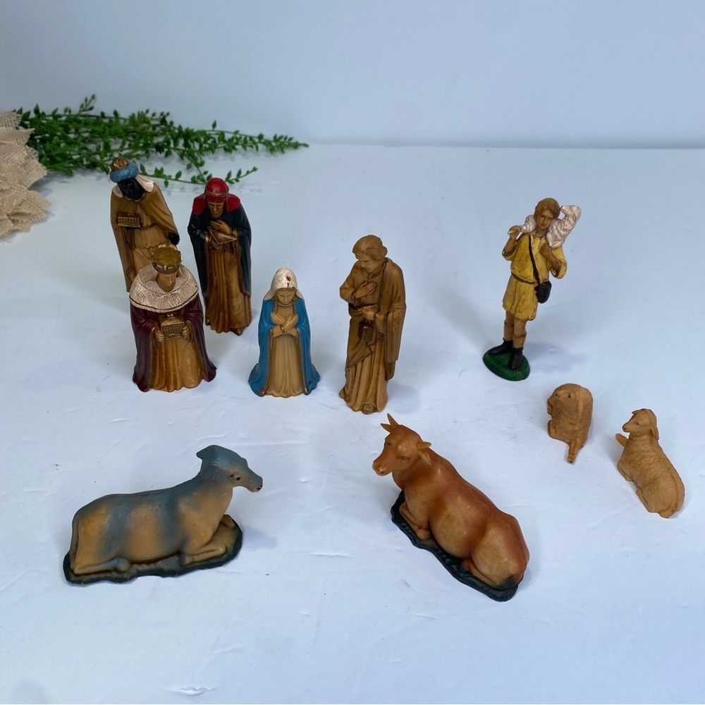 Vintage 10pcs Art Plastics Nativity Set Missing Baby Jesus Shepherd Wisemen